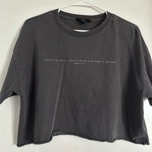 Woman’s crop tshirt